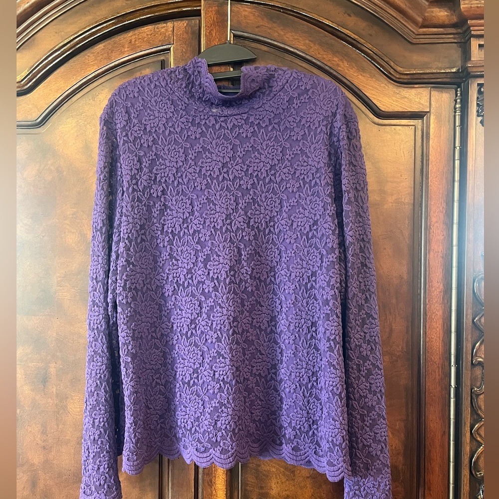 Coldwater Creek lace top. Size XL. Textured lace.